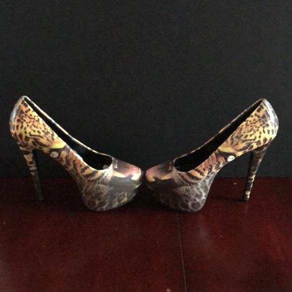 Iron Fist High Heels - Picture 4 of 6